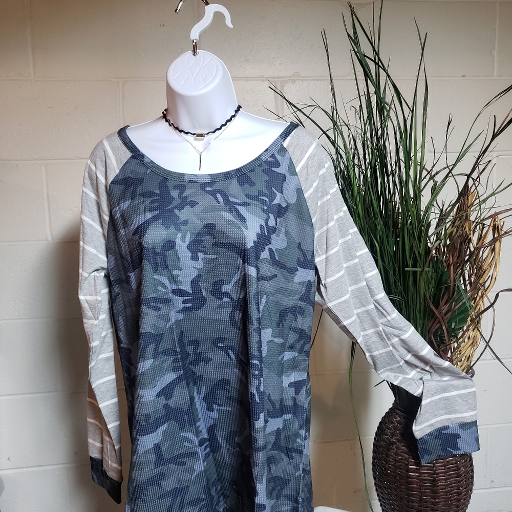 Thermal Camo Striped Top - Picture 8 of 8